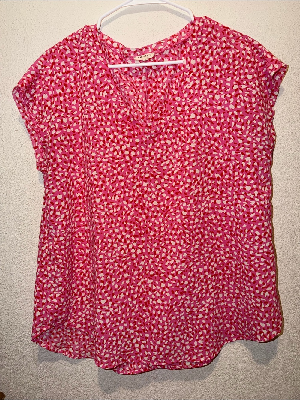JODIFL Pink Printed V-Neck Cap Sleeve Blouse